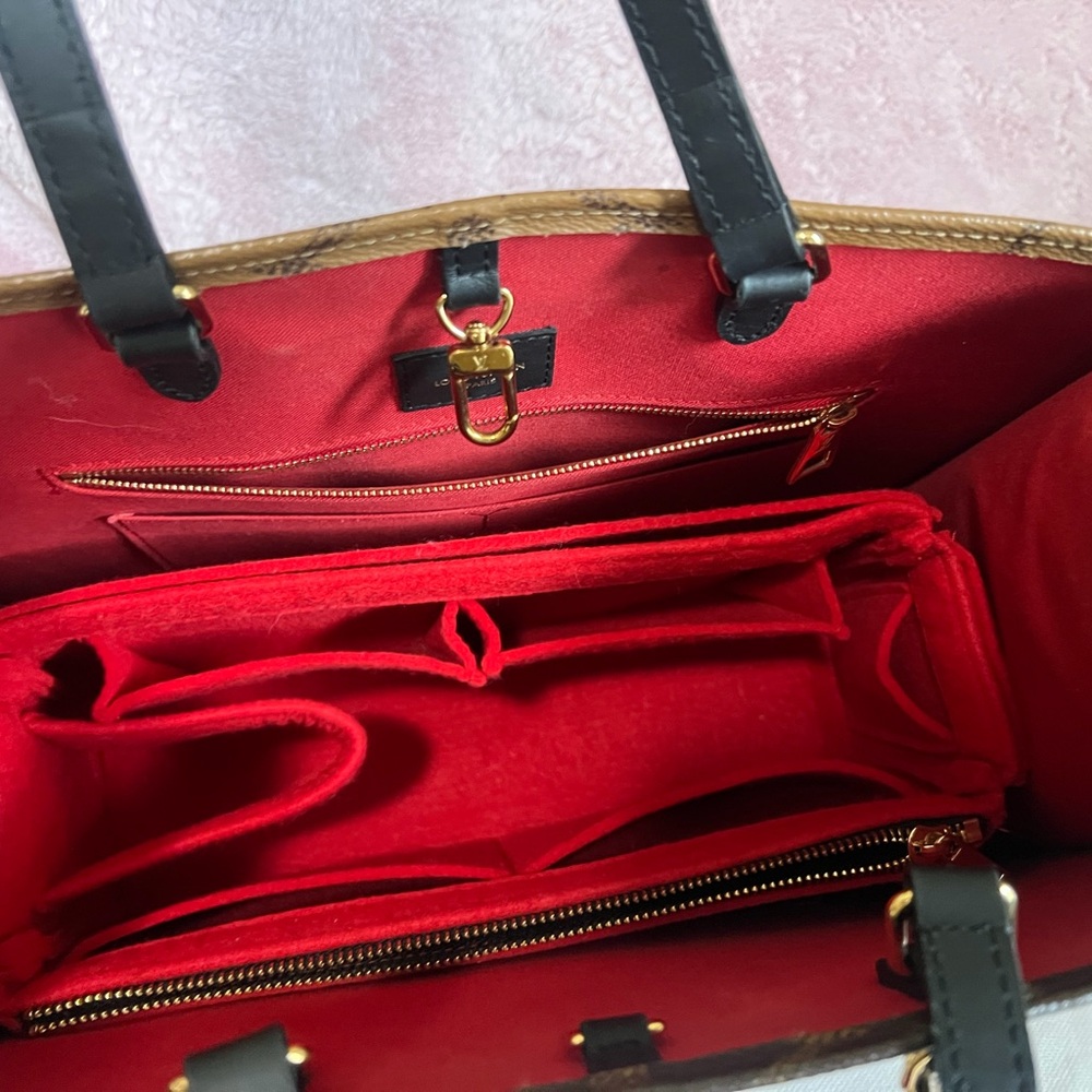 Louis Vuitton On The Go MM Reverse Monogram Tote - Picture 11 of 16